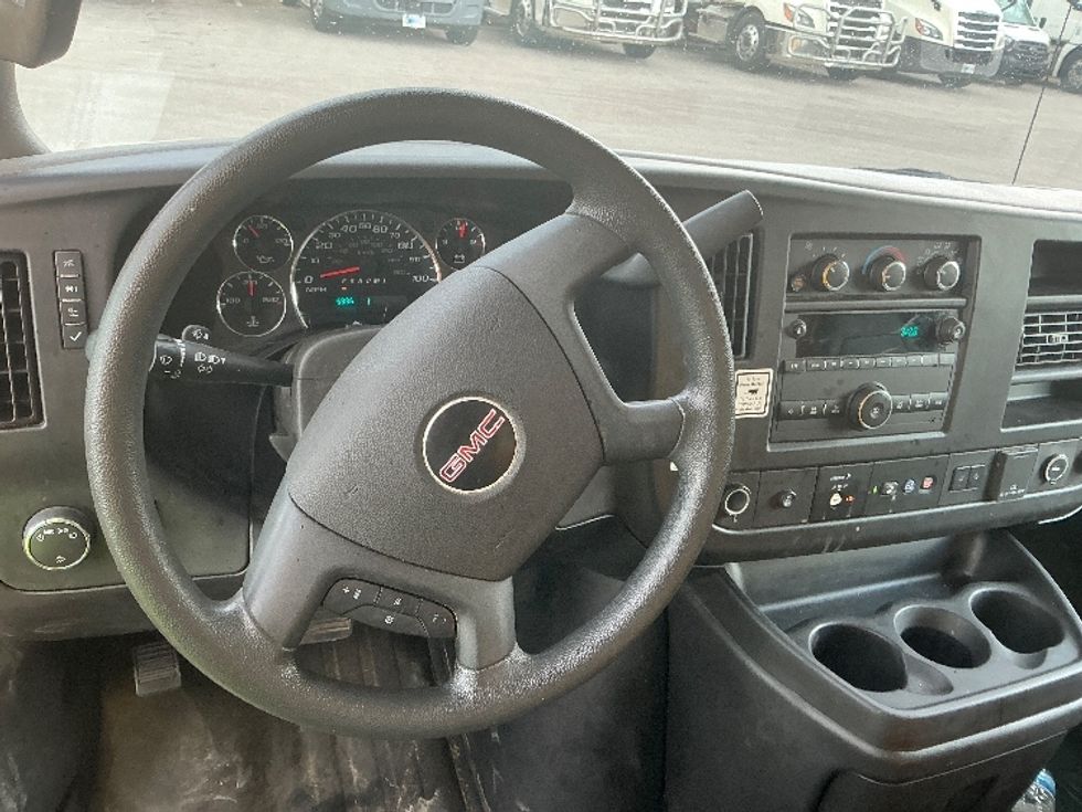 Light Duty Box Truck-Light and Medium Duty Trucks-GMC-2021-Savana G33903-Indianapolis-IN-68,680\n\t\tmiles-$ 27,750 - Image 14
