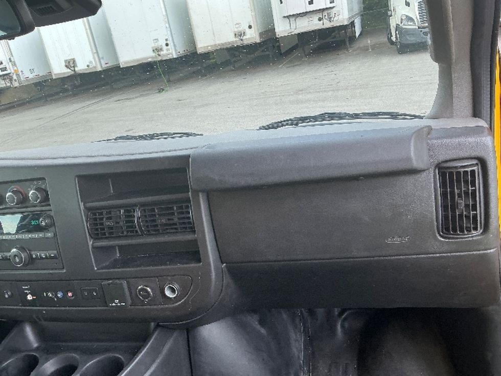 Light Duty Box Truck-Light and Medium Duty Trucks-GMC-2021-Savana G33903-Indianapolis-IN-68,680\n\t\tmiles-$ 27,750 - Image 17