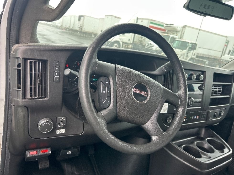 Light Duty Box Truck-Light and Medium Duty Trucks-GMC-2021-Savana G33903-Indianapolis-IN-80,950\n\t\tmiles-$ 30,750 - Image 16