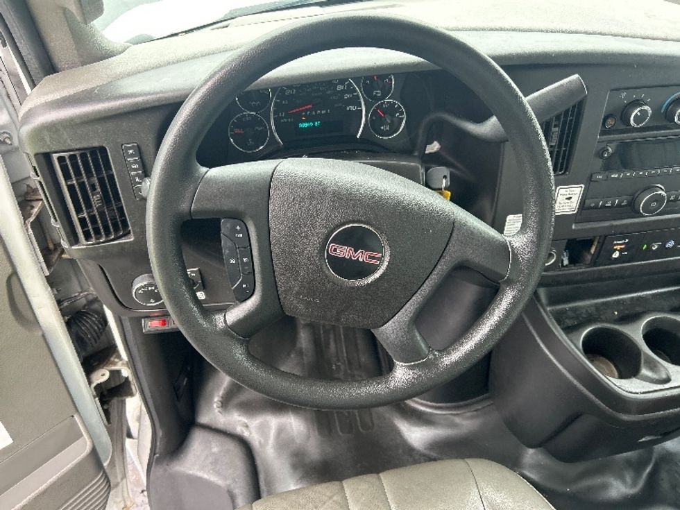 Light Duty Box Truck-Light and Medium Duty Trucks-GMC-2021-Savana G33903-Indianapolis-IN-80,950\n\t\tmiles-$ 30,750 - Image 17