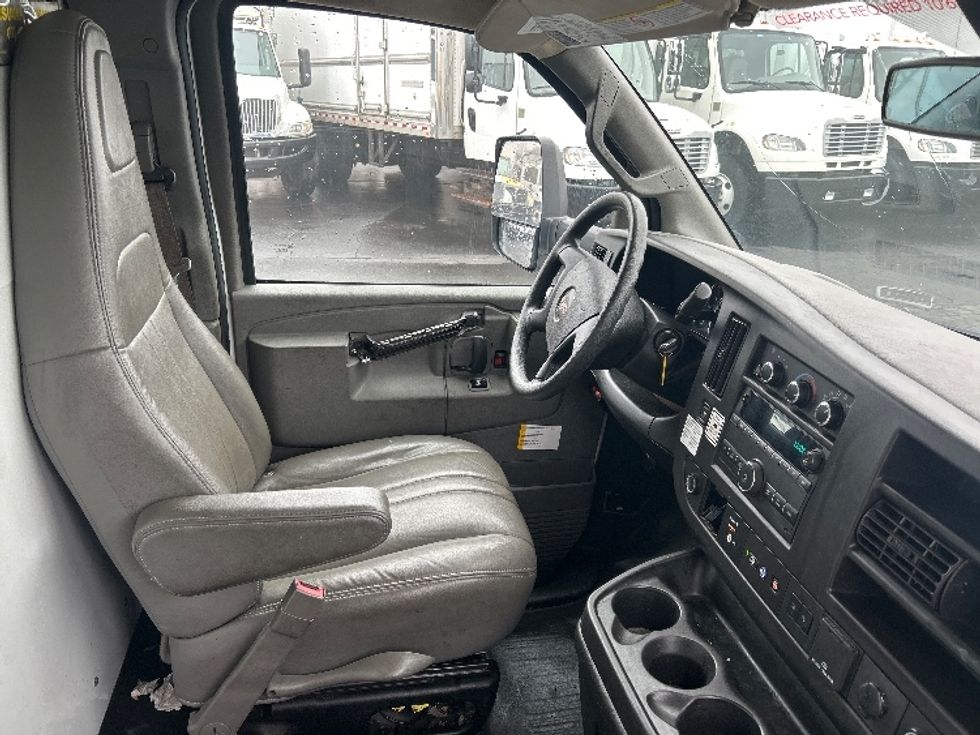 Light Duty Box Truck-Light and Medium Duty Trucks-GMC-2021-Savana G33903-Indianapolis-IN-80,950\n\t\tmiles-$ 30,750 - Image 21