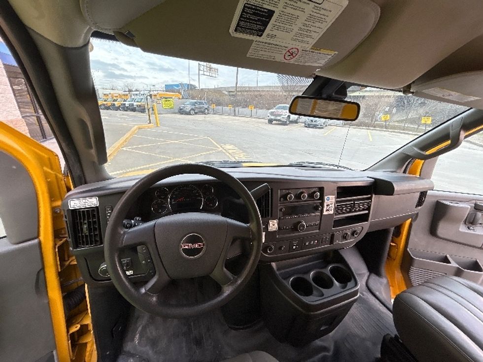 Light Duty Box Truck-Light and Medium Duty Trucks-GMC-2021-Savana G33903-Indianapolis-IN-87,804\n\t\tmiles-$ 27,000 - Image 16