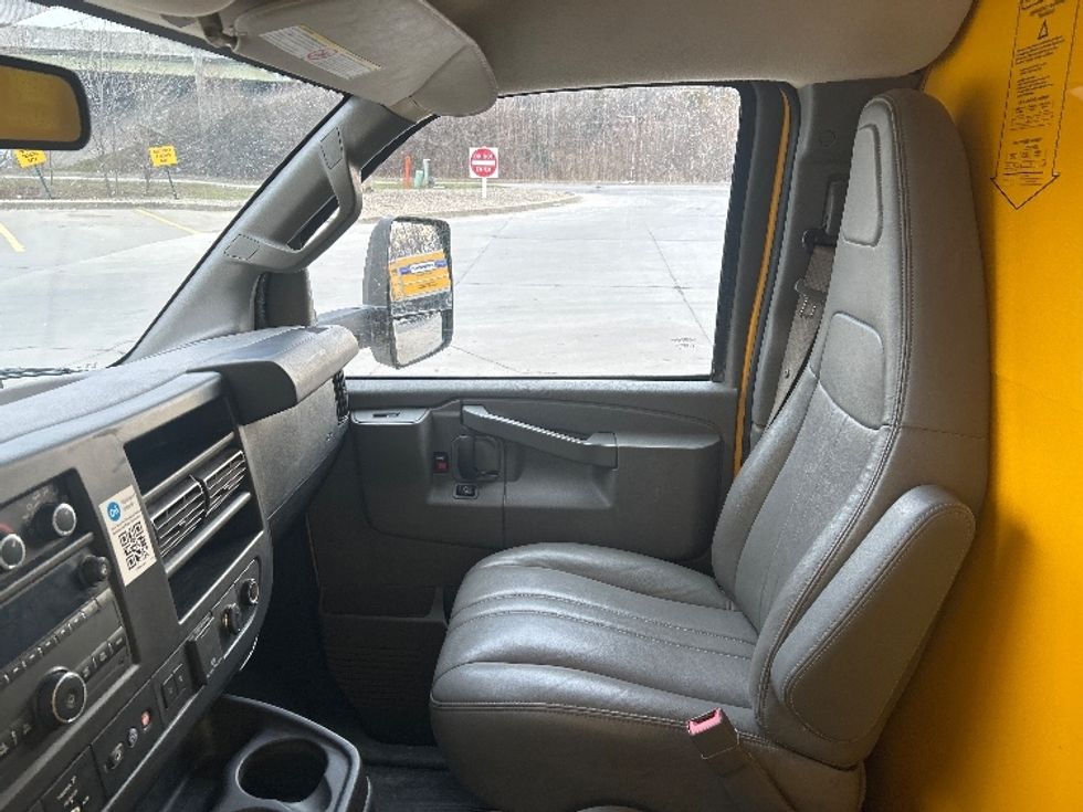 Light Duty Box Truck-Light and Medium Duty Trucks-GMC-2021-Savana G33903-Indianapolis-IN-87,804\n\t\tmiles-$ 27,000 - Image 18