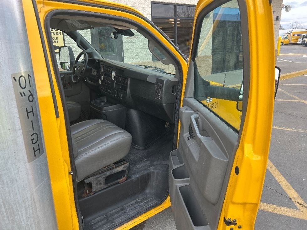 Light Duty Box Truck-Light and Medium Duty Trucks-GMC-2021-Savana G33903-Indianapolis-IN-87,804\n\t\tmiles-$ 27,000 - Image 19