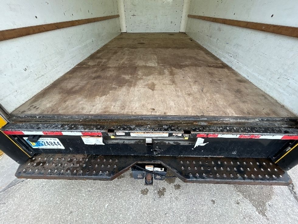 Light Duty Box Truck-Light and Medium Duty Trucks-GMC-2021-Savana G33903-Indianapolis-IN-87,804\n\t\tmiles-$ 27,000 - Image 9