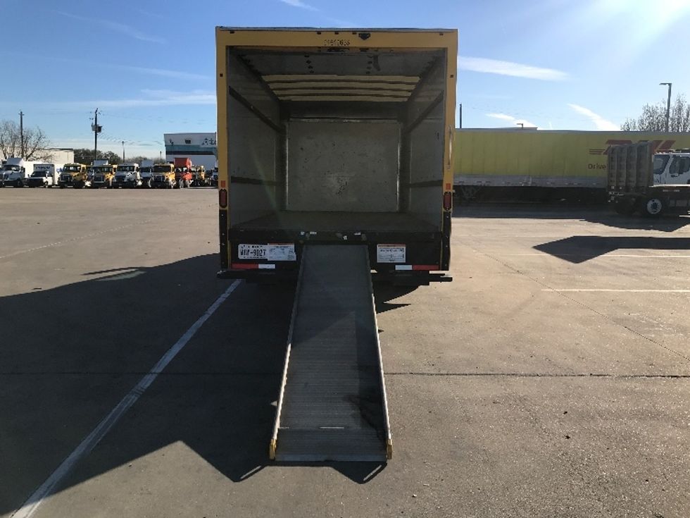 Light Duty Box Truck-Light and Medium Duty Trucks-GMC-2021-Savana G33903-Indianapolis-IN-88,333\n\t\tmiles-$ 27,000 - Image 9