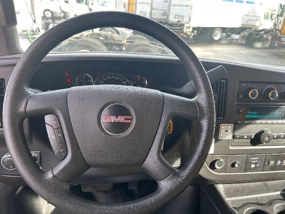 Light Duty Box Truck-Light and Medium Duty Trucks-GMC-2021-Savana G33903-Indianapolis-IN-88,362\n\t\tmiles-$ 29,250 - Image 17