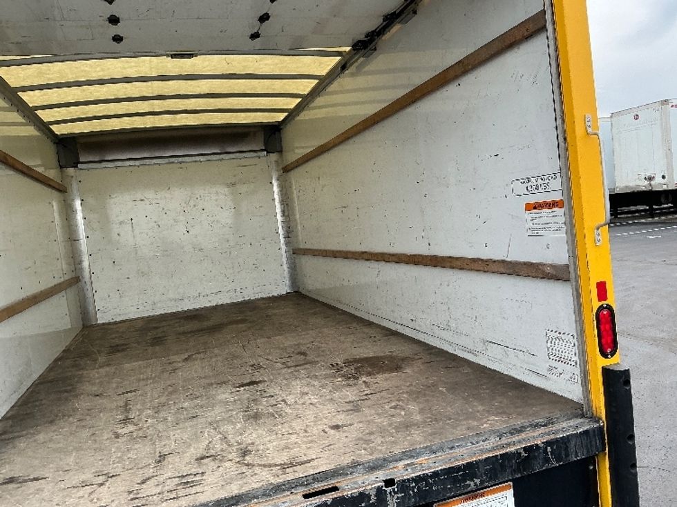 Light Duty Box Truck-Light and Medium Duty Trucks-GMC-2021-Savana G33903-Indianapolis-IN-88,520\n\t\tmiles-$ 27,000 - Image 12