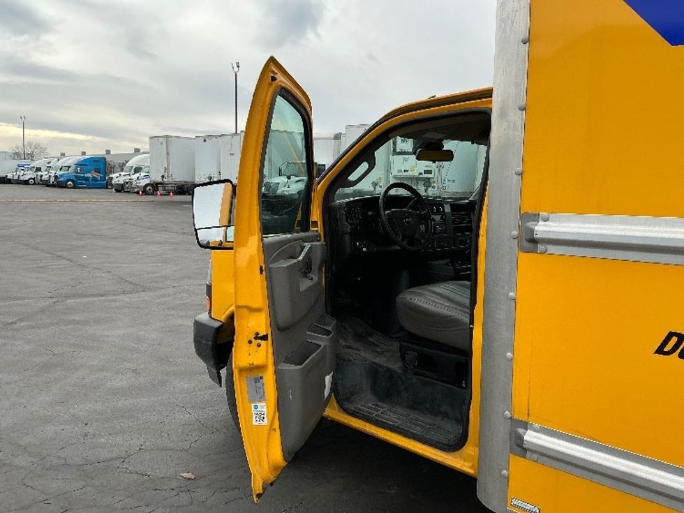 Light Duty Box Truck-Light and Medium Duty Trucks-GMC-2021-Savana G33903-Indianapolis-IN-88,520\n\t\tmiles-$ 27,000 - Image 16
