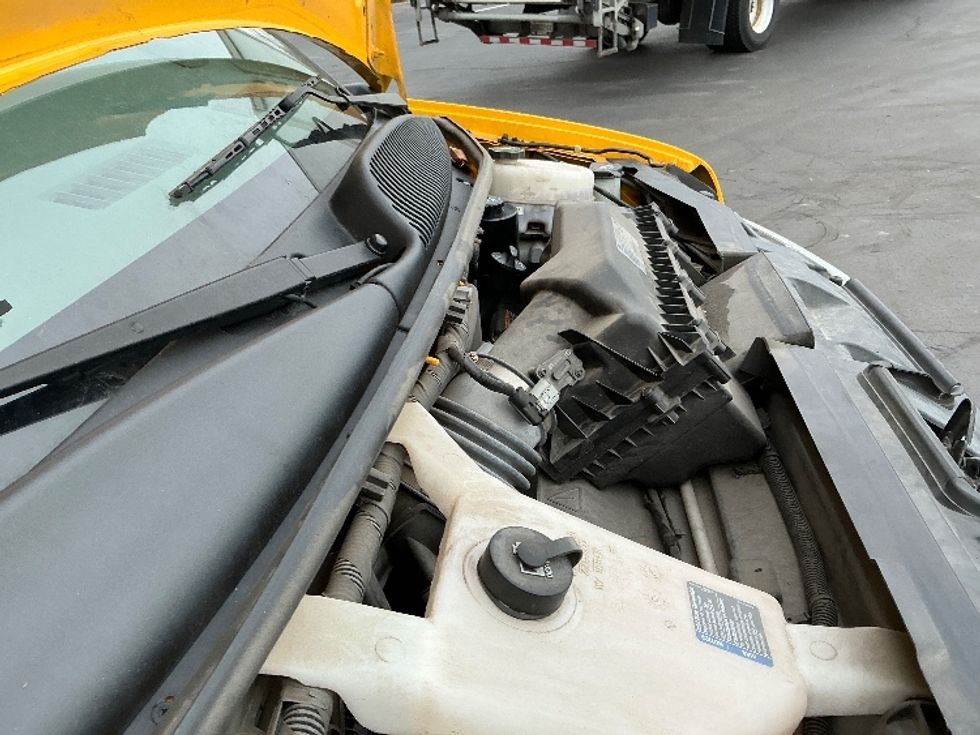 Light Duty Box Truck-Light and Medium Duty Trucks-GMC-2021-Savana G33903-Indianapolis-IN-88,520\n\t\tmiles-$ 27,000 - Image 23