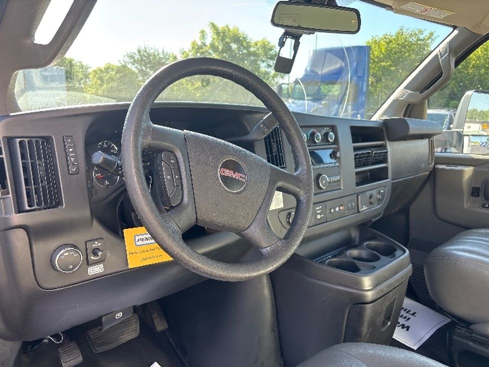 Light Duty Box Truck-Light and Medium Duty Trucks-GMC-2021-Savana G33903-Indianapolis-IN-95,259\n\t\tmiles-$ 29,250 - Image 17