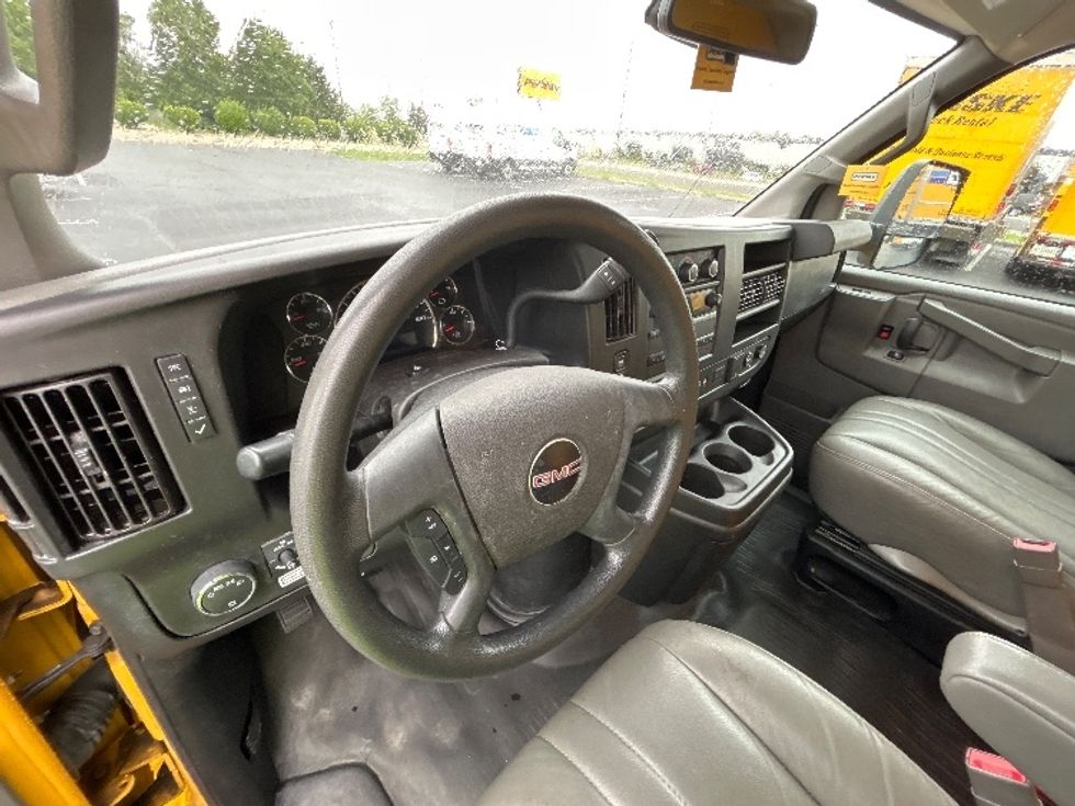 Light Duty Box Truck-Light and Medium Duty Trucks-GMC-2021-Savana G33903-Indianapolis-IN-96,654\n\t\tmiles-$ 24,750 - Image 17