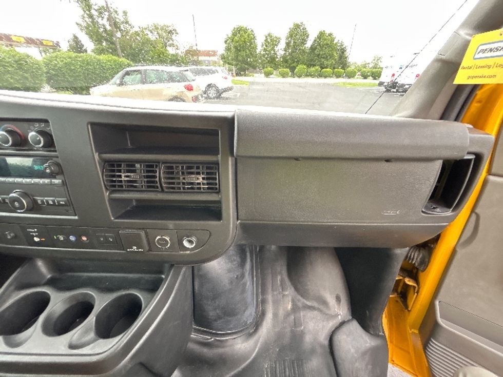 Light Duty Box Truck-Light and Medium Duty Trucks-GMC-2021-Savana G33903-Indianapolis-IN-96,654\n\t\tmiles-$ 24,750 - Image 21