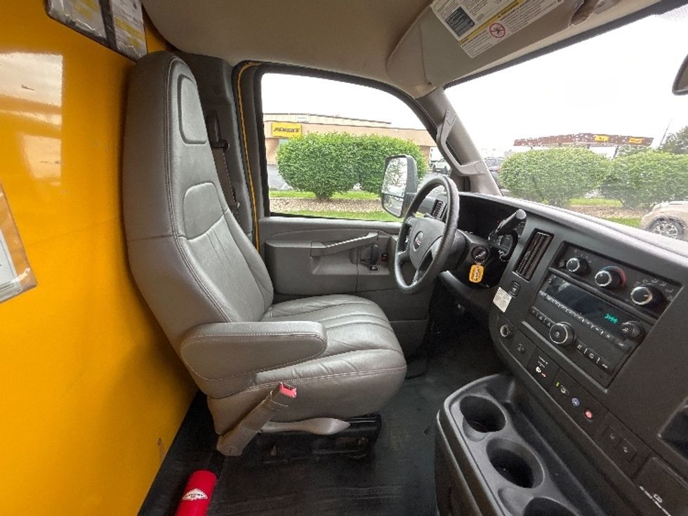Light Duty Box Truck-Light and Medium Duty Trucks-GMC-2021-Savana G33903-Indianapolis-IN-96,654\n\t\tmiles-$ 24,750 - Image 22