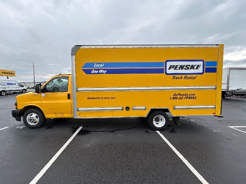 Light Duty Box Truck-Light and Medium Duty Trucks-GMC-2021-Savana G33903-Indianapolis-IN-96,654\n\t\tmiles-$ 24,750 - Image 4