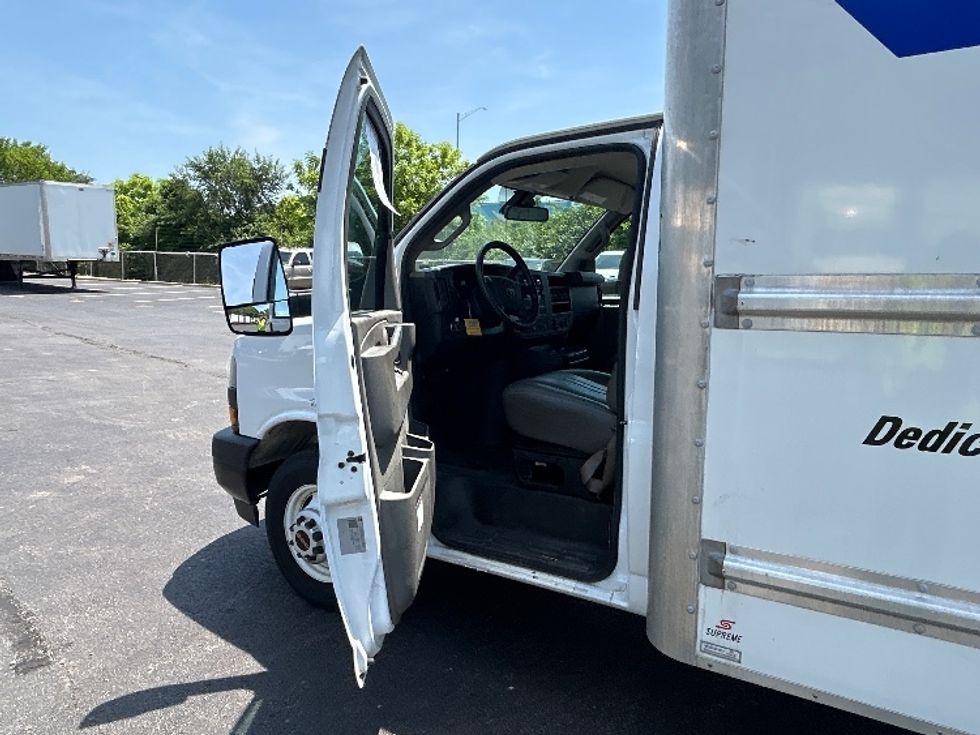 Light Duty Box Truck-Light and Medium Duty Trucks-GMC-2021-Savana G33903-Indianapolis-IN-96,954\n\t\tmiles-$ 29,000 - Image 16