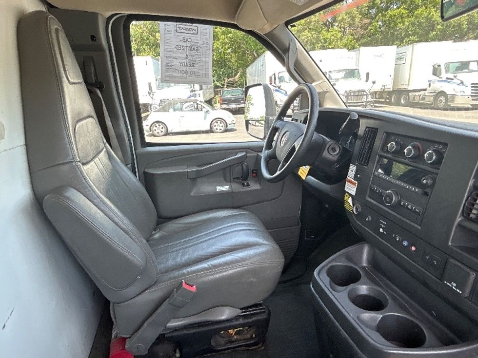 Light Duty Box Truck-Light and Medium Duty Trucks-GMC-2021-Savana G33903-Indianapolis-IN-96,954\n\t\tmiles-$ 29,000 - Image 22
