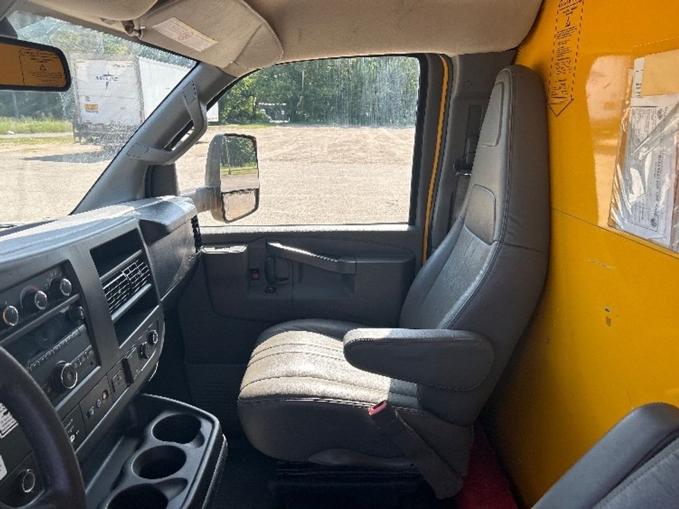 Light Duty Box Truck-Light and Medium Duty Trucks-GMC-2021-Savana G33903-Jackson-MI-78,269\n\t\tmiles-$ 27,250 - Image 18