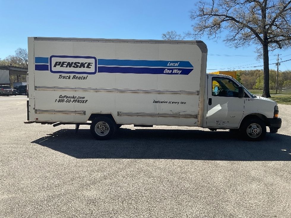 Light Duty Box Truck-Light and Medium Duty Trucks-GMC-2021-Savana G33903-Jackson-MI-95,059\n\t\tmiles-$ 29,250 - Image 15