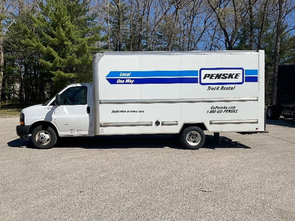 Light Duty Box Truck-Light and Medium Duty Trucks-GMC-2021-Savana G33903-Jackson-MI-95,059\n\t\tmiles-$ 29,250 - Image 4