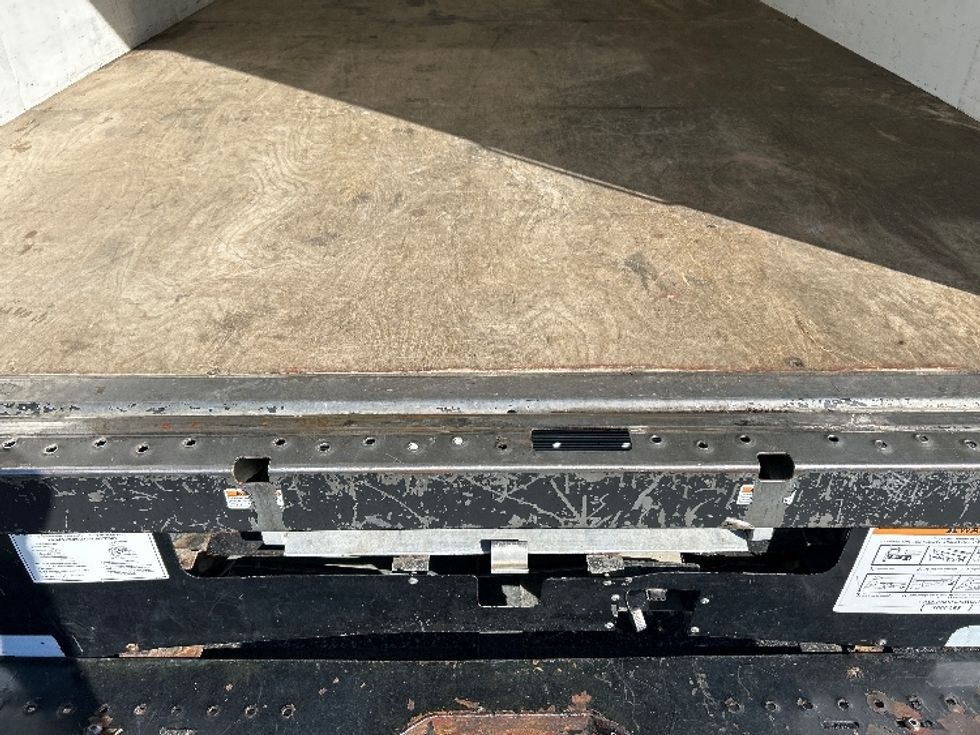 Light Duty Box Truck-Light and Medium Duty Trucks-GMC-2021-Savana G33903-Jackson-TN-103,932\n\t\tmiles-$ 26,250 - Image 10