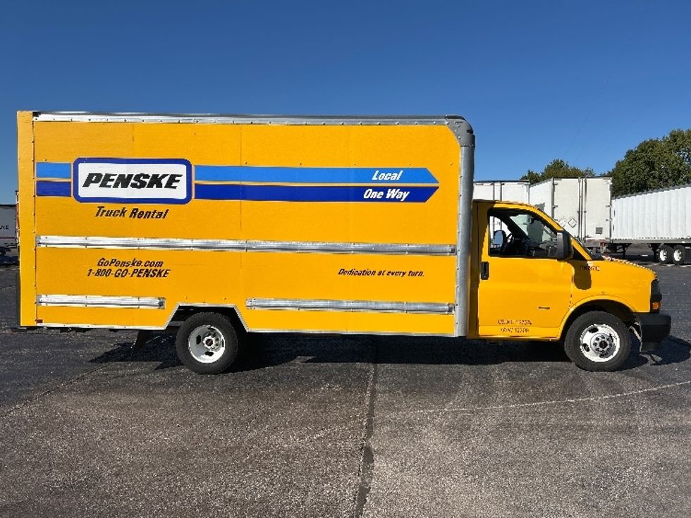 Light Duty Box Truck-Light and Medium Duty Trucks-GMC-2021-Savana G33903-Jackson-TN-103,932\n\t\tmiles-$ 26,250 - Image 15
