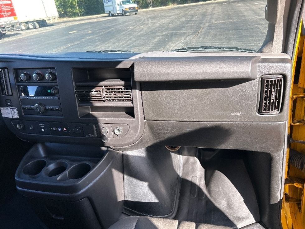 Light Duty Box Truck-Light and Medium Duty Trucks-GMC-2021-Savana G33903-Jackson-TN-103,932\n\t\tmiles-$ 26,250 - Image 21
