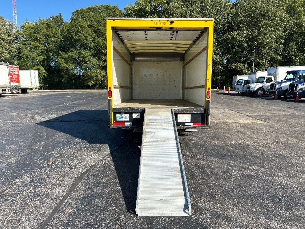 Light Duty Box Truck-Light and Medium Duty Trucks-GMC-2021-Savana G33903-Jackson-TN-103,932\n\t\tmiles-$ 26,250 - Image 9
