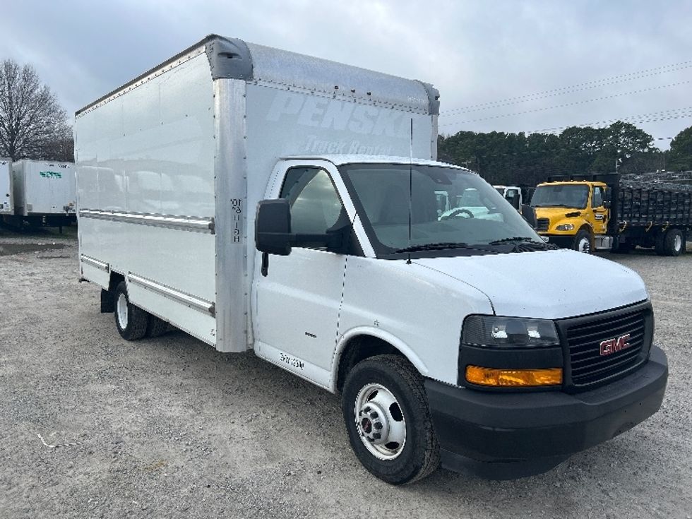 Light Duty Box Truck-Light and Medium Duty Trucks-GMC-2021-Savana G33903-Jackson-TN-117,181\n\t\tmiles-$ 27,250 - Image 1