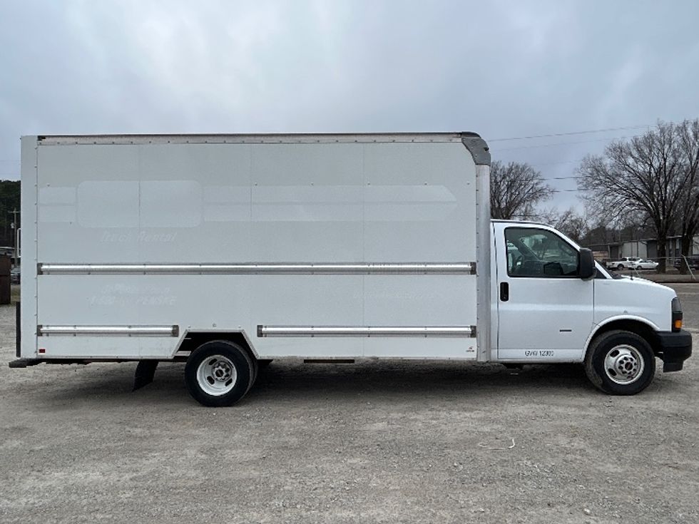 Light Duty Box Truck-Light and Medium Duty Trucks-GMC-2021-Savana G33903-Jackson-TN-117,181\n\t\tmiles-$ 27,250 - Image 15