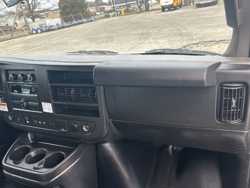 Light Duty Box Truck-Light and Medium Duty Trucks-GMC-2021-Savana G33903-Jackson-TN-117,181\n\t\tmiles-$ 27,250 - Image 19