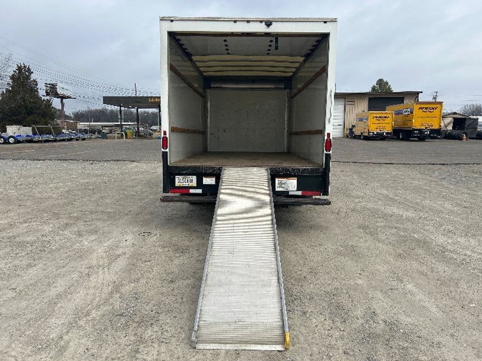 Light Duty Box Truck-Light and Medium Duty Trucks-GMC-2021-Savana G33903-Jackson-TN-117,181\n\t\tmiles-$ 27,250 - Image 9