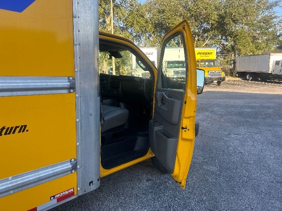 Light Duty Box Truck-Light and Medium Duty Trucks-GMC-2021-Savana G33903-Jacksonville-FL-105,052\n\t\tmiles-$ 25,250 - Image 20