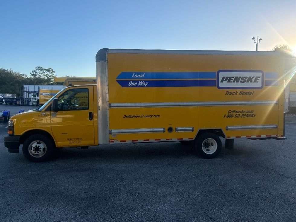 Light Duty Box Truck-Light and Medium Duty Trucks-GMC-2021-Savana G33903-Jacksonville-FL-105,052\n\t\tmiles-$ 25,250 - Image 4