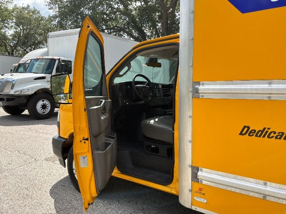 Light Duty Box Truck-Light and Medium Duty Trucks-GMC-2021-Savana G33903-Jacksonville-FL-105,347\n\t\tmiles-$ 25,000 - Image 16