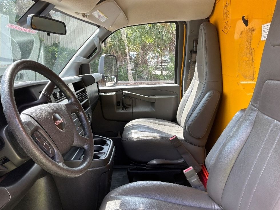 Light Duty Box Truck-Light and Medium Duty Trucks-GMC-2021-Savana G33903-Jacksonville-FL-105,347\n\t\tmiles-$ 25,000 - Image 19