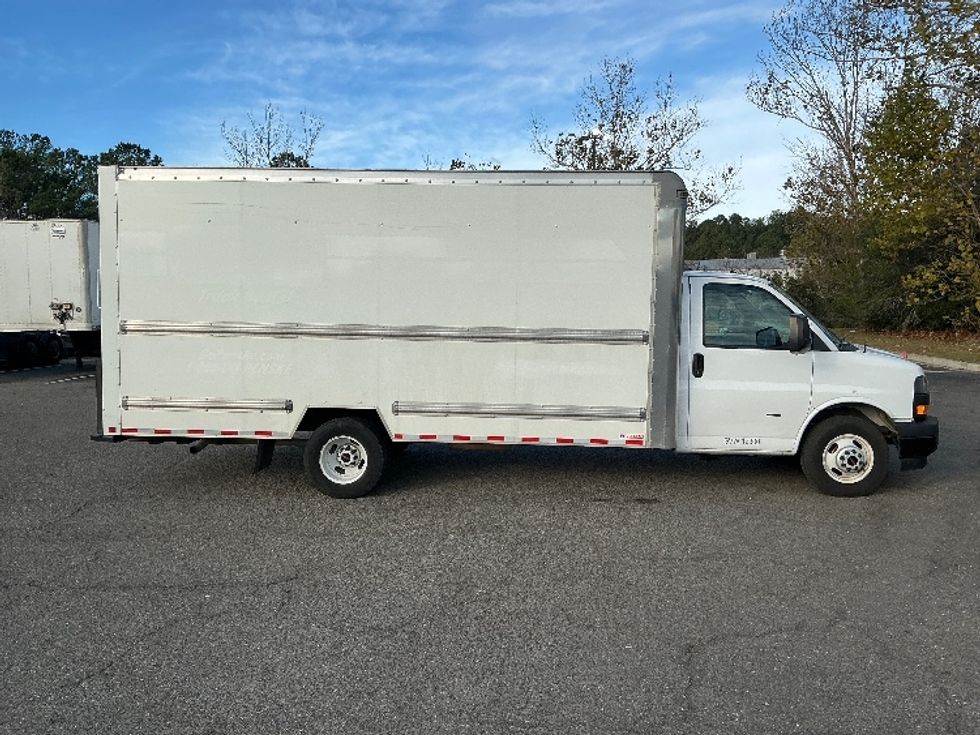 Light Duty Box Truck-Light and Medium Duty Trucks-GMC-2021-Savana G33903-Jacksonville-FL-109,112\n\t\tmiles-$ 29,750 - Image 14