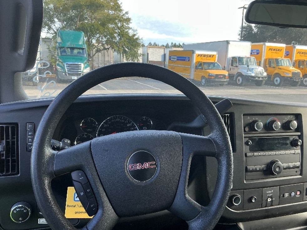 Light Duty Box Truck-Light and Medium Duty Trucks-GMC-2021-Savana G33903-Jacksonville-FL-109,112\n\t\tmiles-$ 29,750 - Image 17