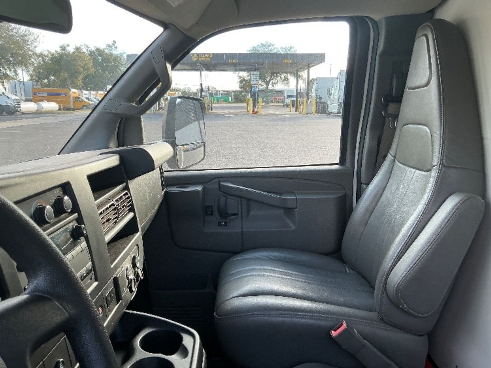 Light Duty Box Truck-Light and Medium Duty Trucks-GMC-2021-Savana G33903-Jacksonville-FL-109,112\n\t\tmiles-$ 29,750 - Image 18