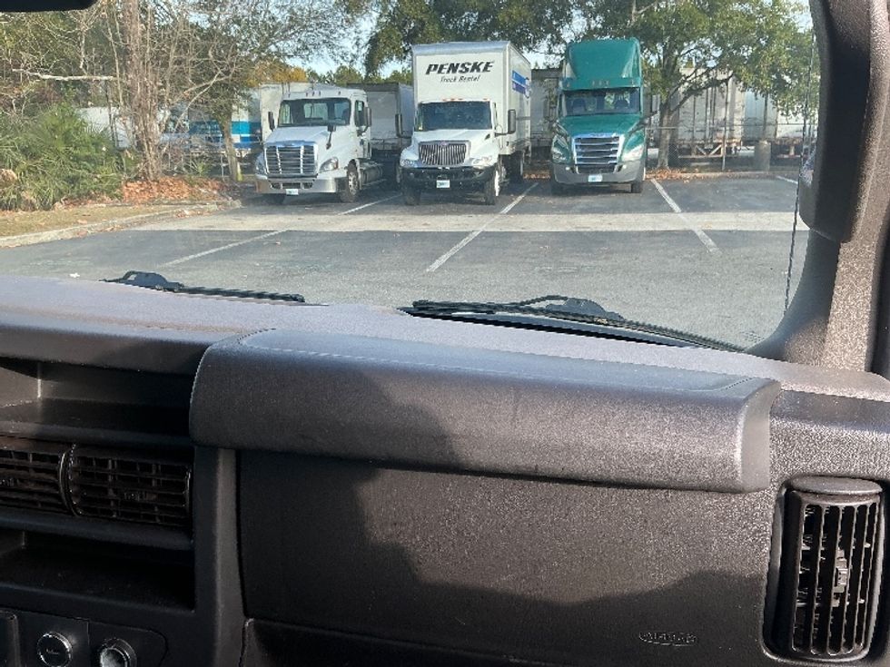 Light Duty Box Truck-Light and Medium Duty Trucks-GMC-2021-Savana G33903-Jacksonville-FL-109,112\n\t\tmiles-$ 29,750 - Image 20