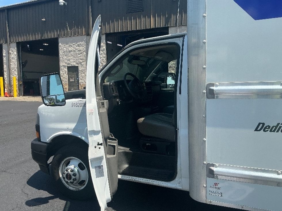 Light Duty Box Truck-Light and Medium Duty Trucks-GMC-2021-Savana G33903-Jacksonville-FL-63,830\n\t\tmiles-$ 34,500 - Image 15