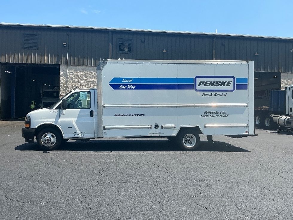 Light Duty Box Truck-Light and Medium Duty Trucks-GMC-2021-Savana G33903-Jacksonville-FL-63,830\n\t\tmiles-$ 34,500 - Image 4