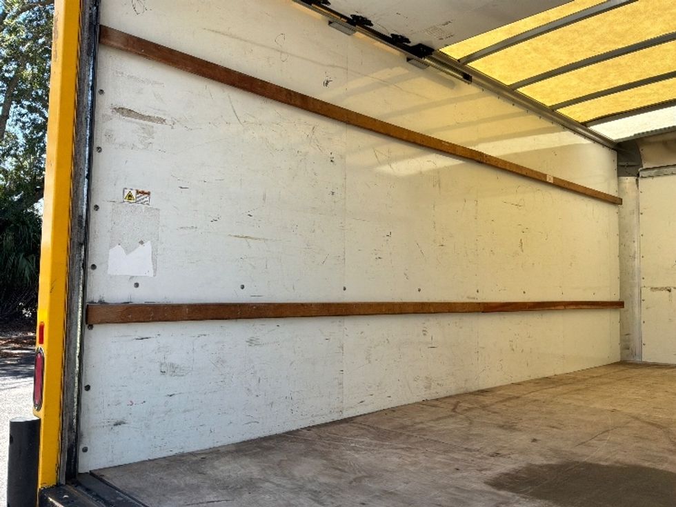 Light Duty Box Truck-Light and Medium Duty Trucks-GMC-2021-Savana G33903-Jacksonville-FL-85,837\n\t\tmiles-$ 28,500 - Image 11