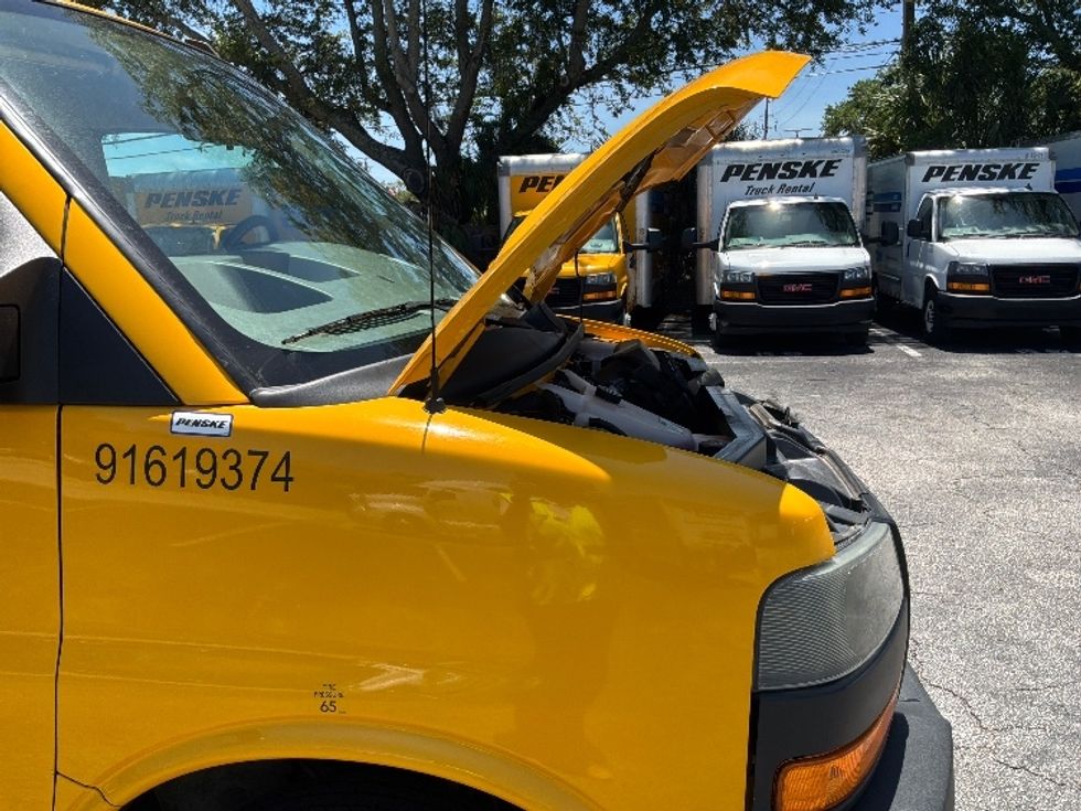 Light Duty Box Truck-Light and Medium Duty Trucks-GMC-2021-Savana G33903-Jacksonville-FL-85,837\n\t\tmiles-$ 28,500 - Image 23