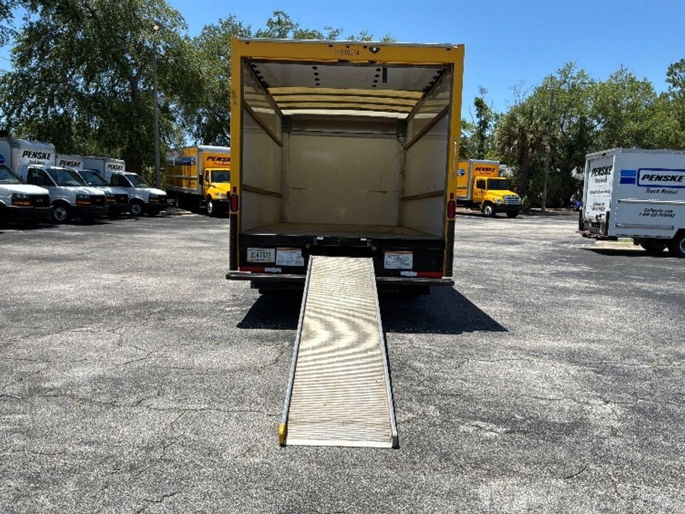 Light Duty Box Truck-Light and Medium Duty Trucks-GMC-2021-Savana G33903-Jacksonville-FL-85,837\n\t\tmiles-$ 28,500 - Image 9