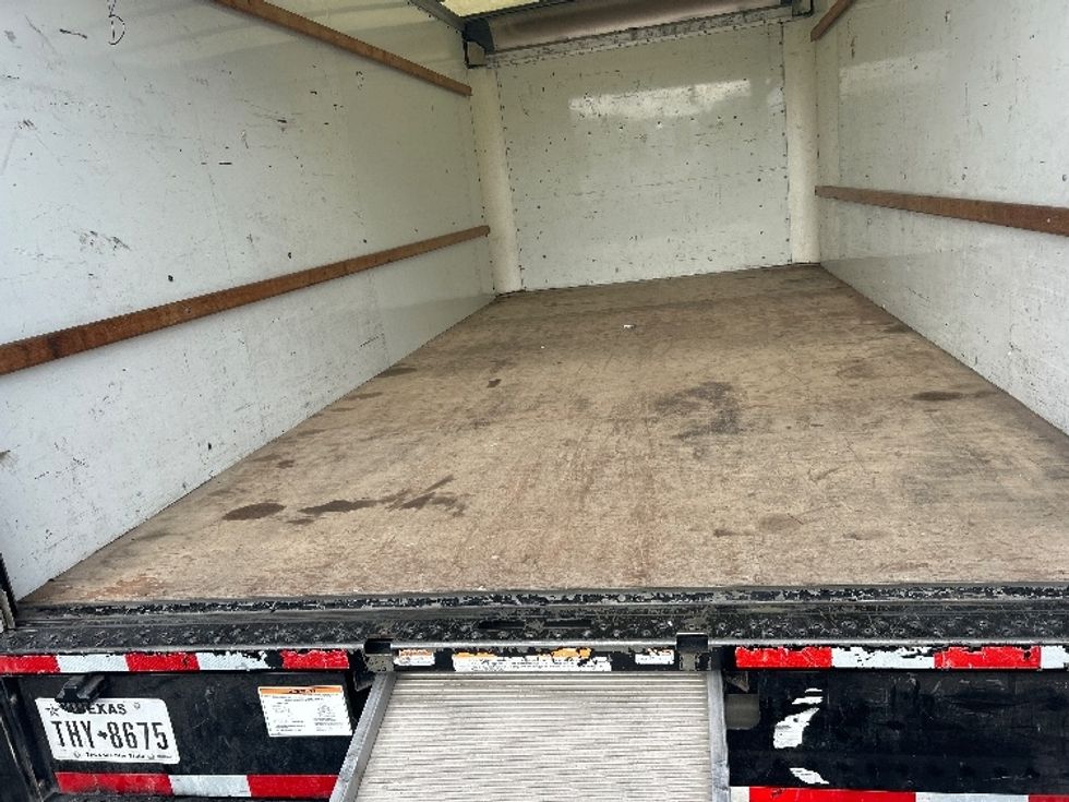 Light Duty Box Truck-Light and Medium Duty Trucks-GMC-2021-Savana G33903-Jacksonville-FL-86,261\n\t\tmiles-$ 32,250 - Image 10