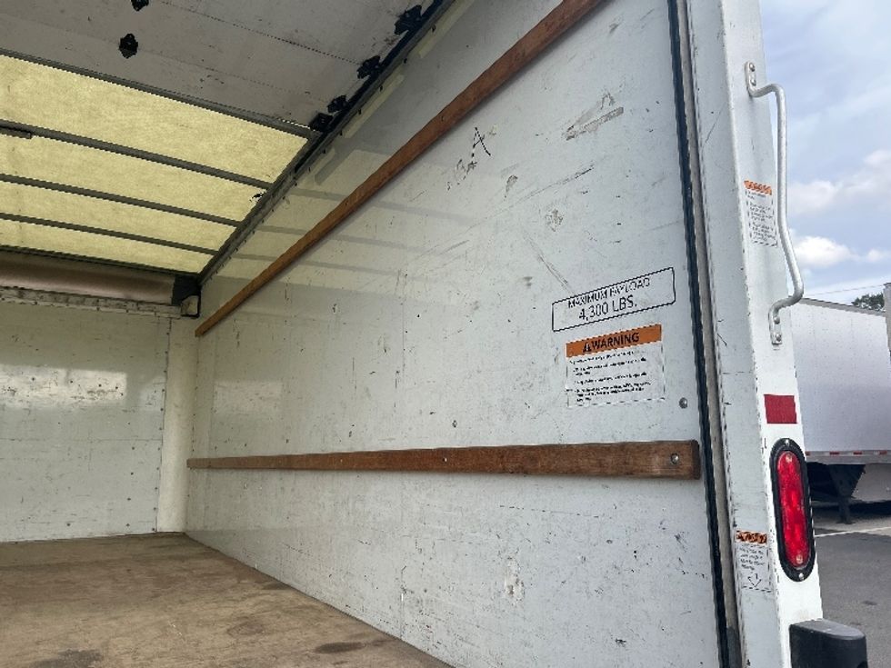 Light Duty Box Truck-Light and Medium Duty Trucks-GMC-2021-Savana G33903-Jacksonville-FL-86,261\n\t\tmiles-$ 32,250 - Image 12