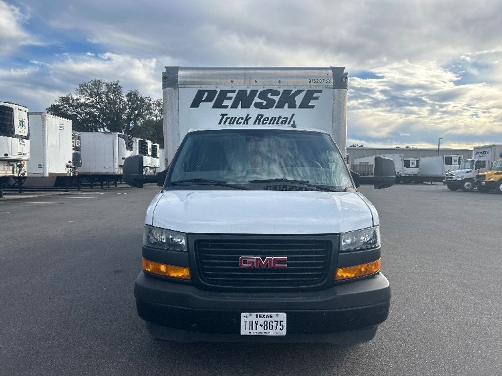 Light Duty Box Truck-Light and Medium Duty Trucks-GMC-2021-Savana G33903-Jacksonville-FL-86,261\n\t\tmiles-$ 32,250 - Image 2