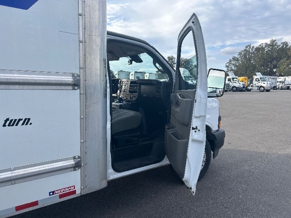 Light Duty Box Truck-Light and Medium Duty Trucks-GMC-2021-Savana G33903-Jacksonville-FL-86,261\n\t\tmiles-$ 32,250 - Image 22