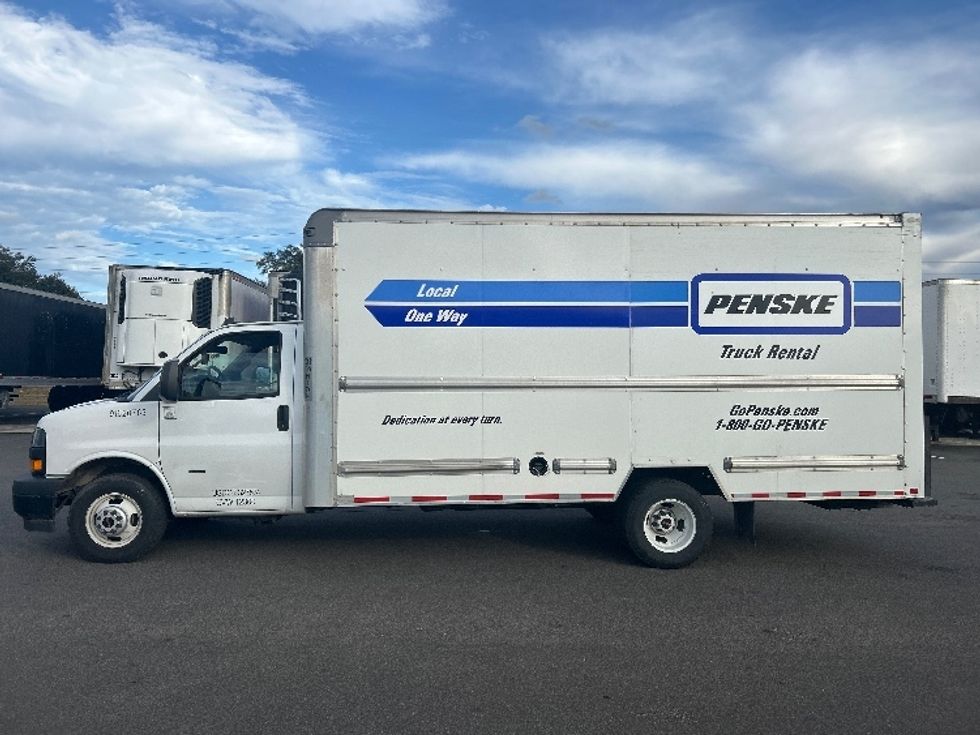 Light Duty Box Truck-Light and Medium Duty Trucks-GMC-2021-Savana G33903-Jacksonville-FL-86,261\n\t\tmiles-$ 32,250 - Image 4